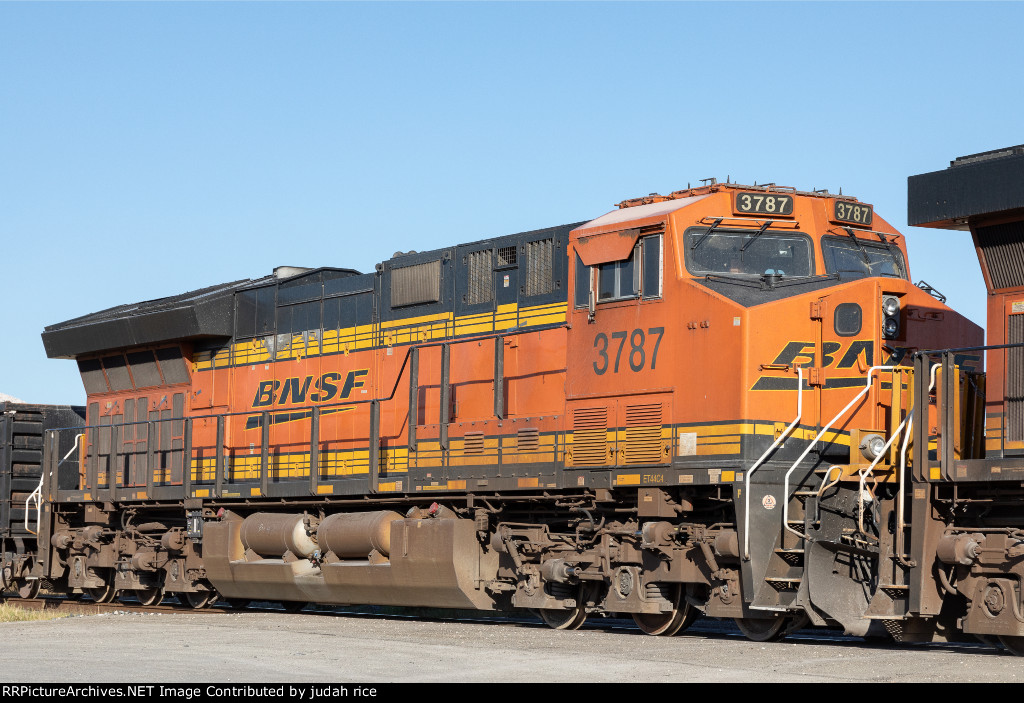 BNSF 3787